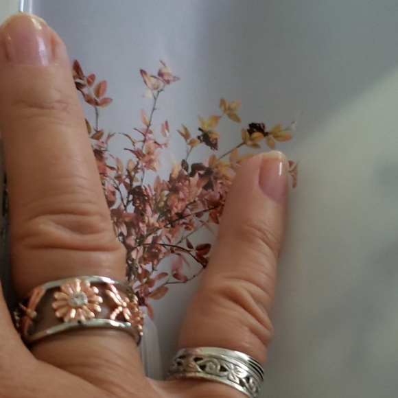 Jewelry - Rose goldfilled sunflower & dragonfly band - 7